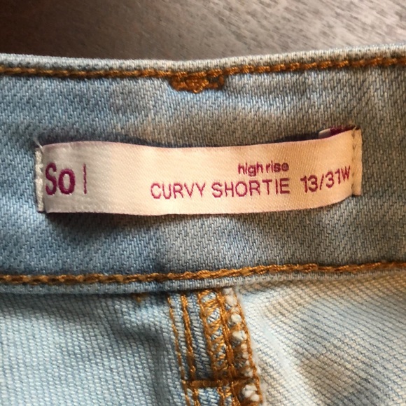 SO Jean Shorts. Size women’s 13/31W. - Picture 3 of 3